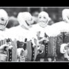 4 Gilles masqués en noir et blanc