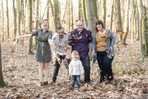 portrait de famille en extérieur