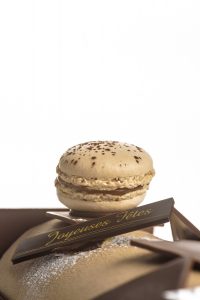 détail macaron sensation caramel patisserie gozdek binche