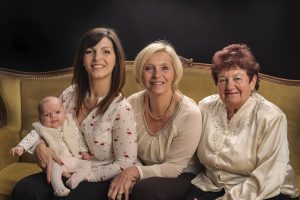 idée cadeau fête des mères : quatre générations de filles