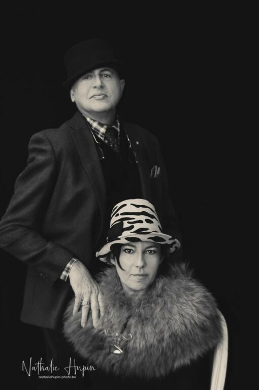 Portrait de couple avec chapeaux