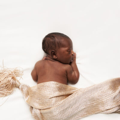 bébé sur fonds blanc